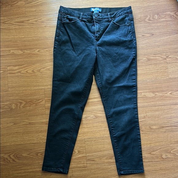 Democracy Black Skinny Jeans Classic Style - Picture 1 of 5
